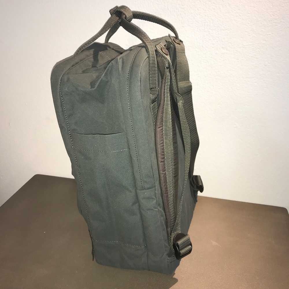 AUTHENTIC FJÄLLRÄVEN KÅNKEN 13" LAPTOP BACK PACK - Picture 2 of 8
